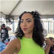 Bailarina y maquilladora. 
Para eventos especiales.
Con varios años de experiencia!